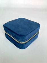 Load image into Gallery viewer, Mini Velvet Jewelry Case
