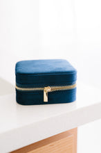 Load image into Gallery viewer, Mini Velvet Jewelry Case
