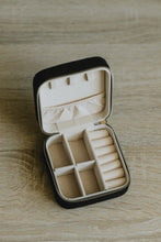 Load image into Gallery viewer, Mini Velvet Jewelry Case
