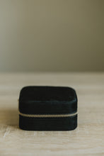 Load image into Gallery viewer, Mini Velvet Jewelry Case
