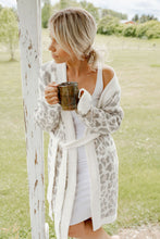 Load image into Gallery viewer, Luxe Robe - Beige Leopard
