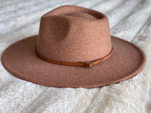 Load image into Gallery viewer, Wool Blend Wide Brim Hat w/ Belt
