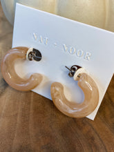 Load image into Gallery viewer, Tula Hoops In Mocha
