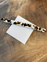 Load image into Gallery viewer, Lily Barrette In Coco Cream
