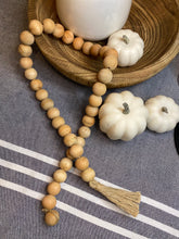 Load image into Gallery viewer, Natural wood bead garland

