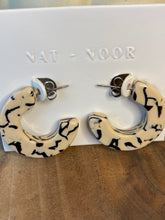Load image into Gallery viewer, Ray Hoops In Marble
