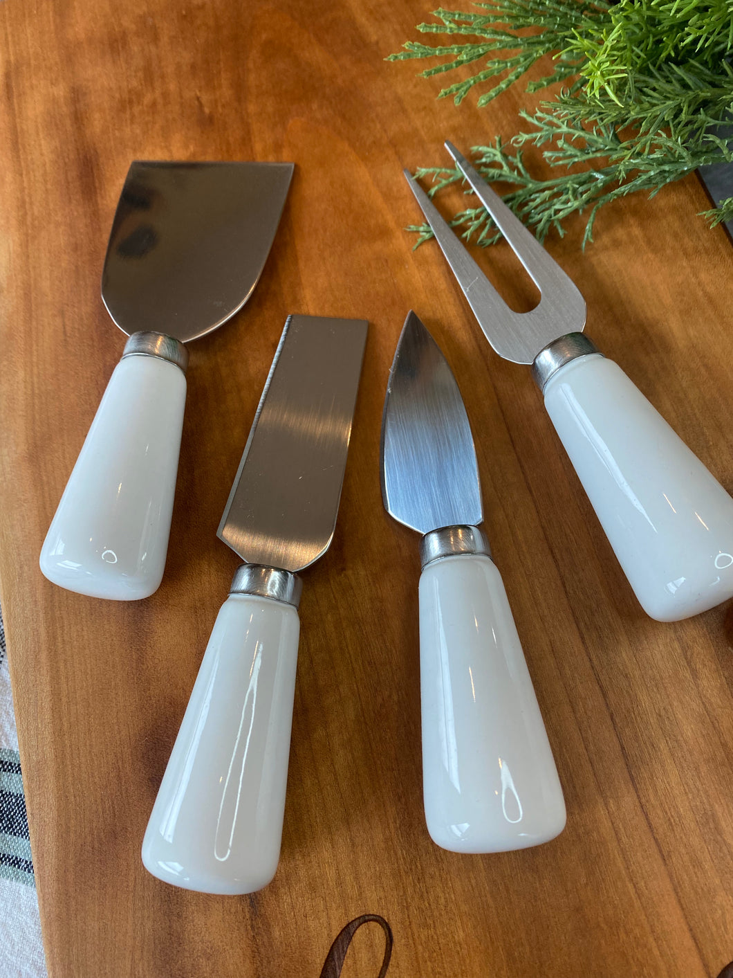 Say Cheese- set of 4 cheese knives 